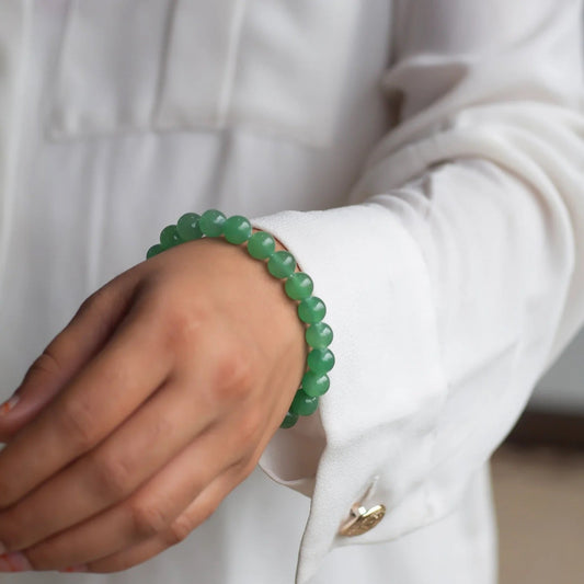 The Abundant Energy of Green Aventurine: Zodiac Sign, Element, Planet & Its Healing Benefits