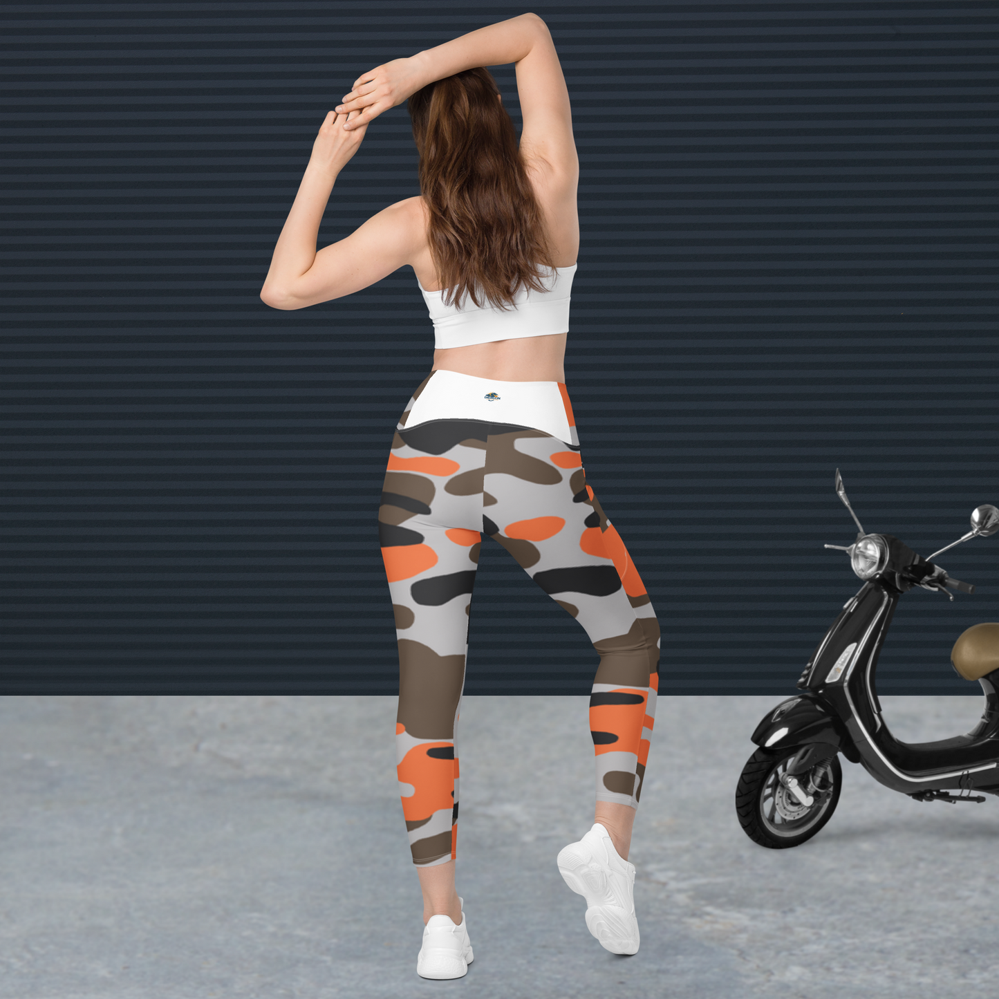 Crossover leggings with pockets